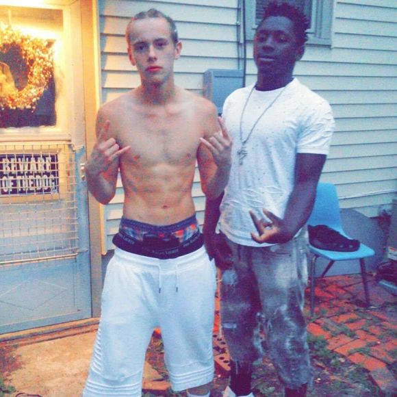 Meet your Posher, Iamsolo - Picture 1 of 1